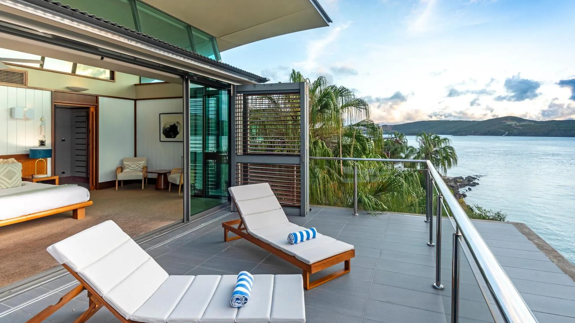 Yacht Club Villa Hamilton Island Apartment