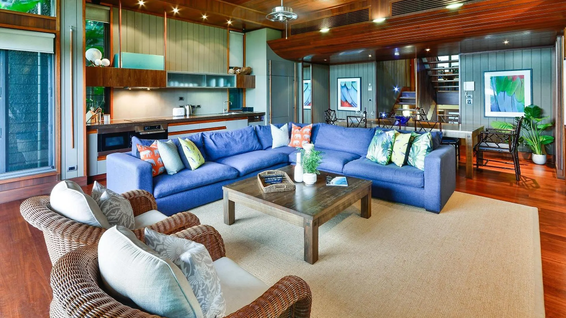Yacht Club Villa Hamilton Island Apartment