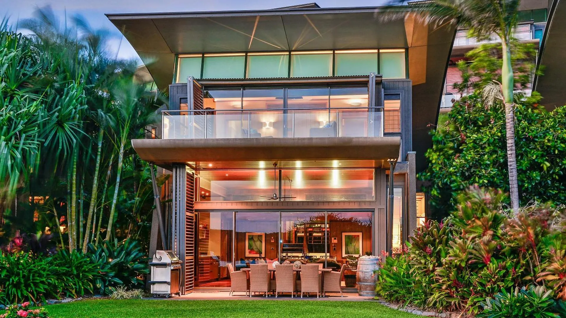 Yacht Club Villa Hamilton Island Apartment