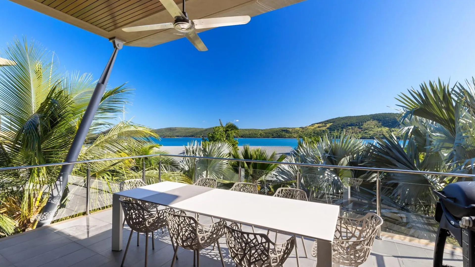 Yacht Club Villa Hamilton Island 0*,
