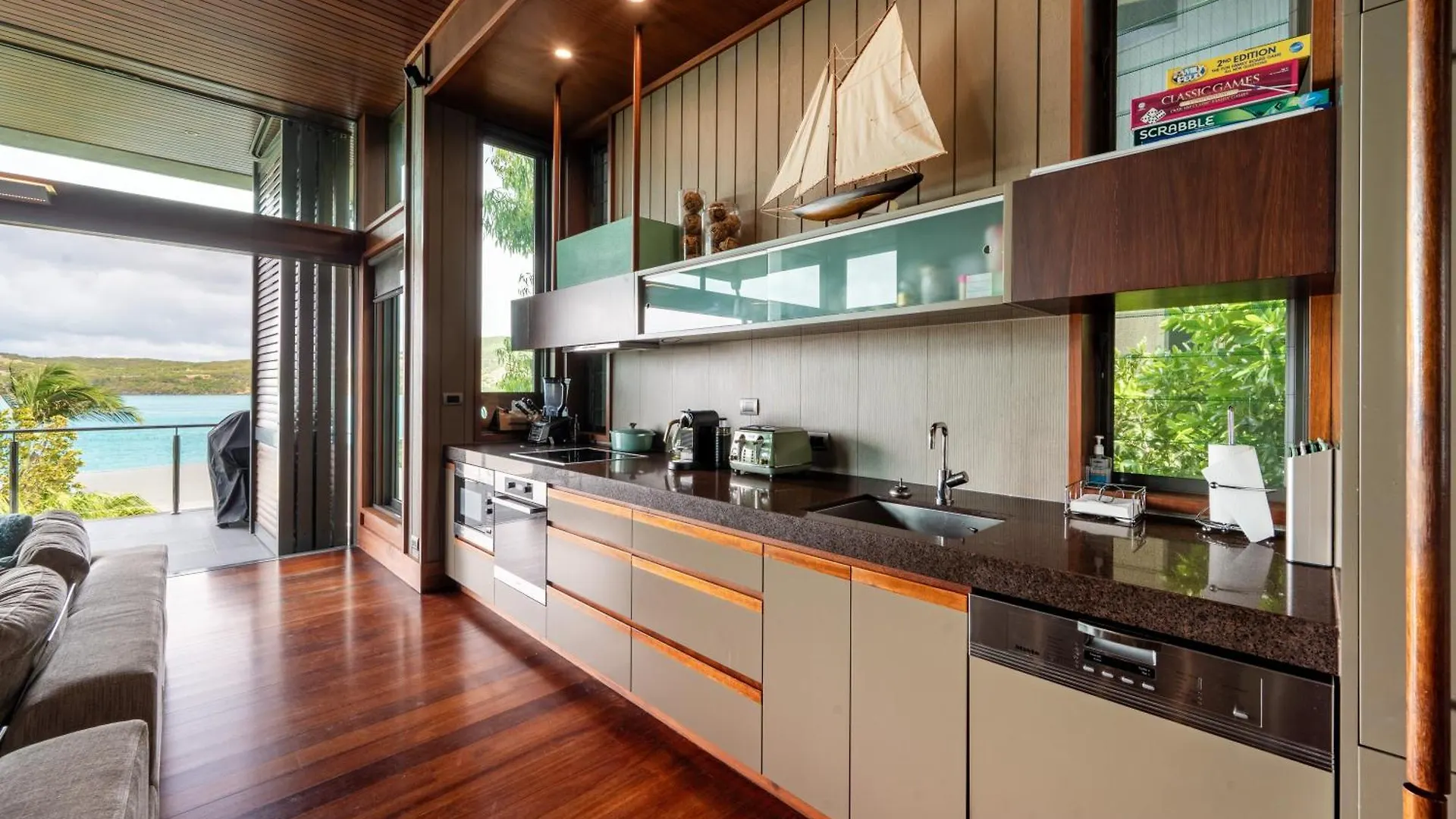 Yacht Club Villa Hamilton Island