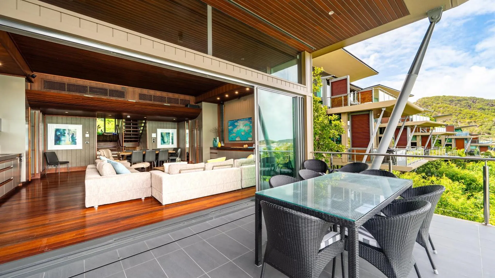 Yacht Club Villa Hamilton Island 0*,
