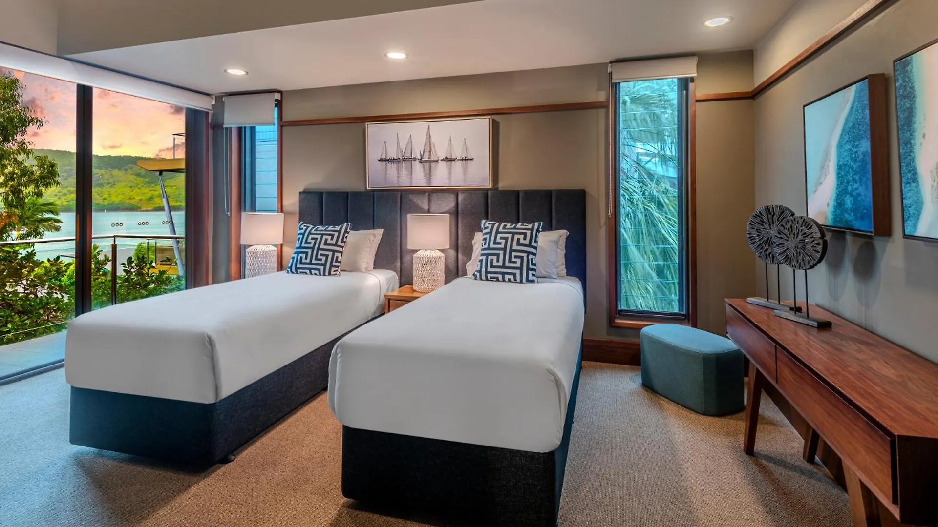 Apartment Yacht Club Villa Hamilton Island Australia