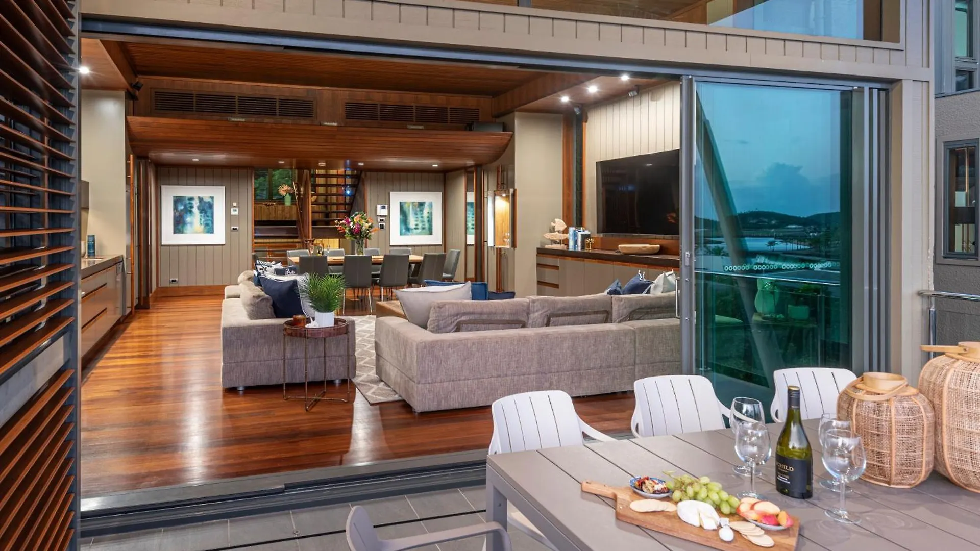 Yacht Club Villa Hamilton Island Apartment