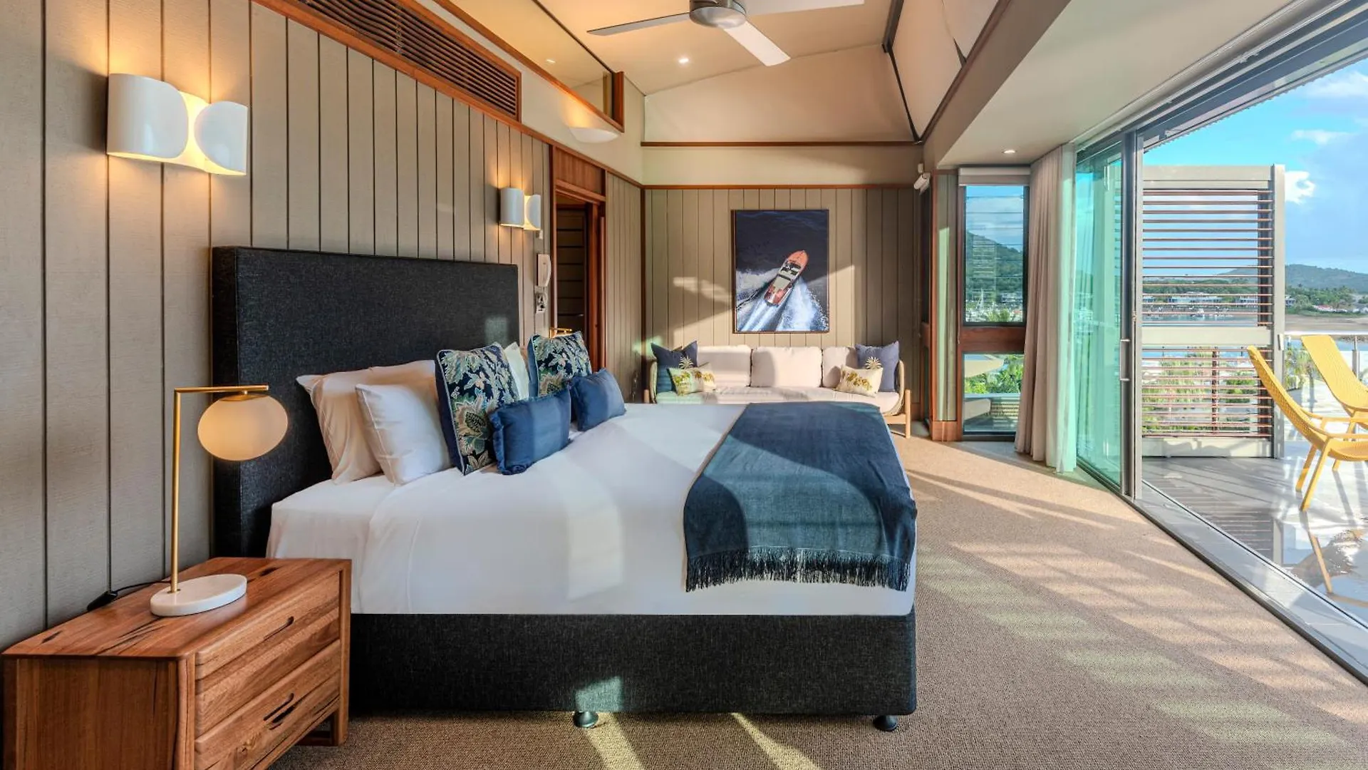 Yacht Club Villa Hamilton Island Apartment