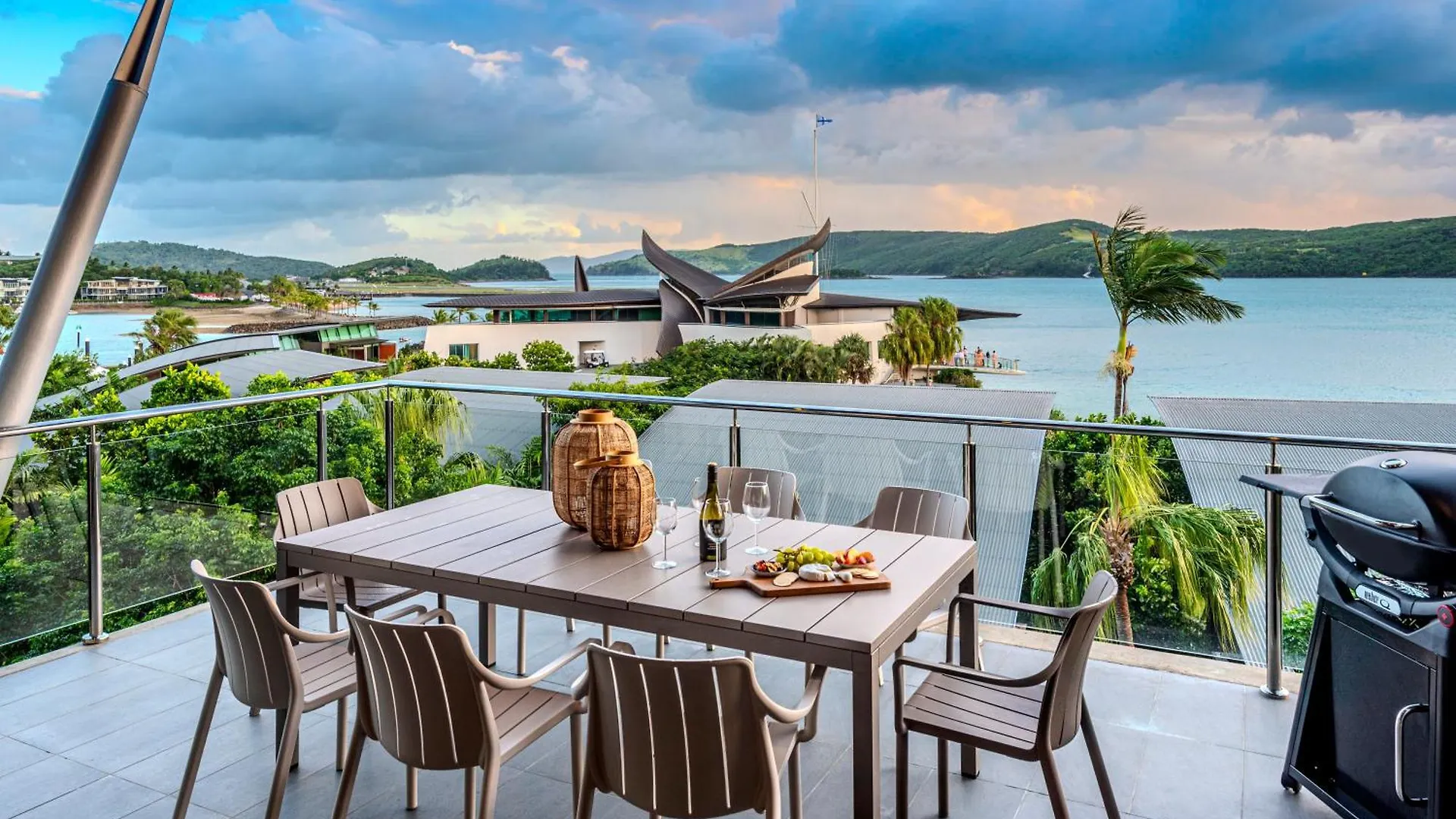 Yacht Club Villa Hamilton Island
