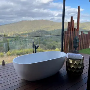 On Eagle Wings Mountain Retreat & Neranwood